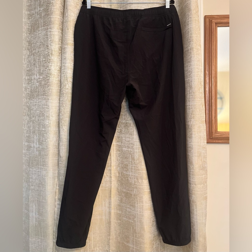 Vuori Kore Jogger 28" Men's XL Black Athletic Running Pants - Built in Boxer - Picture 2 of 16